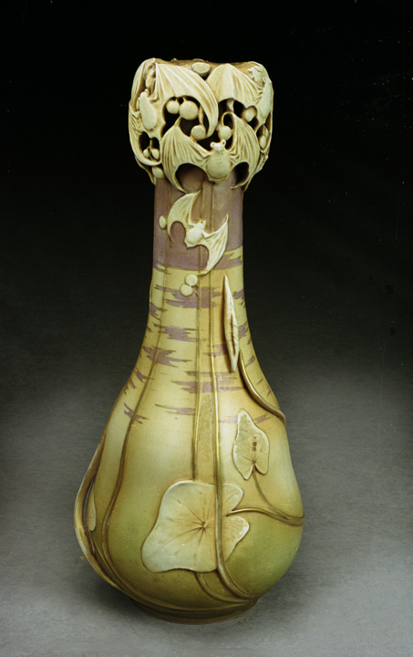 Fruit Bat Vase, Model #668