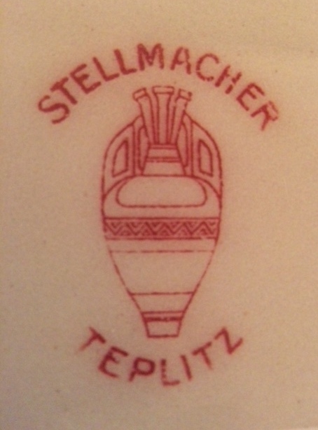 Stellmacher-red-urn